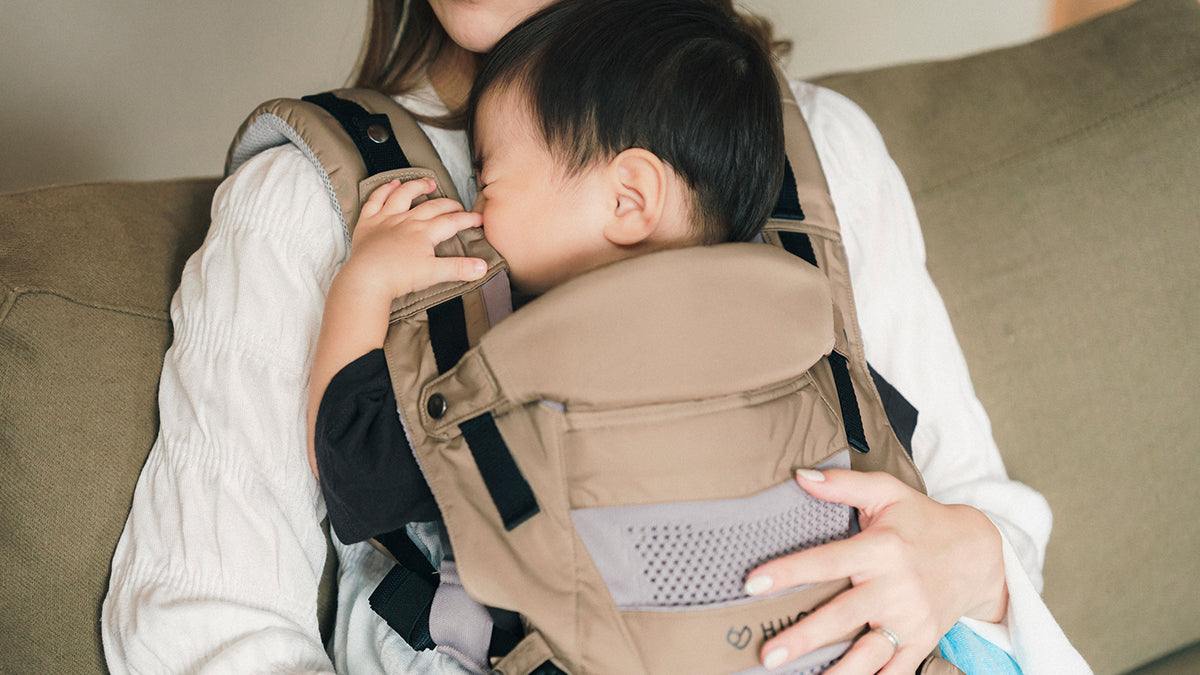 赤ちゃんが抱っこ紐を嫌がる理由とその対策!抱っこ紐の正しい使い方も解説